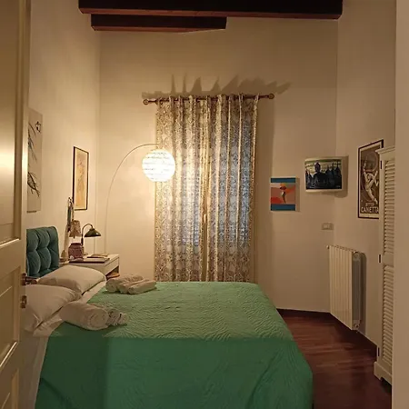 We # Are Ai Cassarelli Παλέρμο